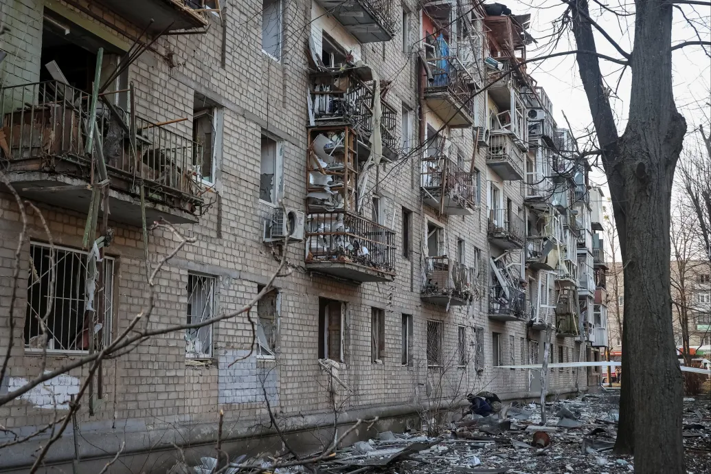 Putyin szerint Oroszország nem fog NATO-tagállamokat megtámadni, de az Ukrajnának adományozott F-16-osokat le fogják lőni