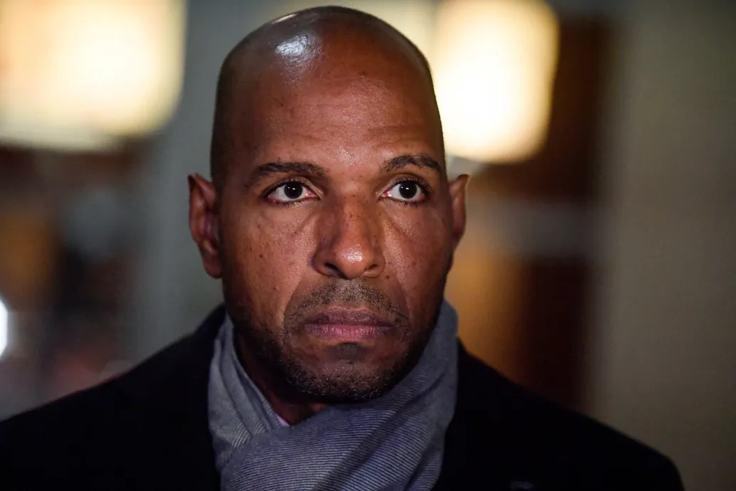 Nem elég, hogy külső alapján nem szabad diszkriminálni, Franciaországban külön betilthatják a hajviselet-alapú megkülönböztetést is