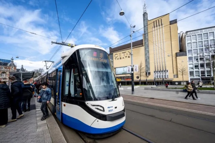 Amszterdam villamosjegyek bevételeiből fedezte 48 ezer zsidó utazási költségét, akiket náci haláltáborokba küldtek