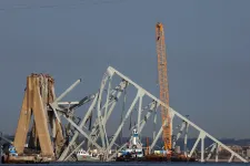 1000 tonna megmozdítására képes daru érkezett a baltimore-i hídomlás helyszínére