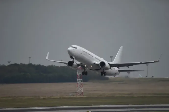 Kerozinhiány miatt nem tudott felszállni egy Hurghadába tartó gép a budapesti repülőtéren