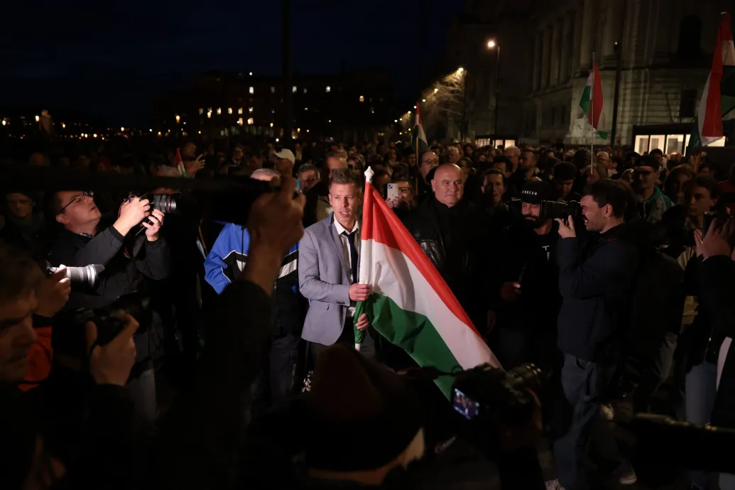 Premier plánban nézhetjük Rogán Antal pályafutásának talán legkeményebb kommunikációs háborúját