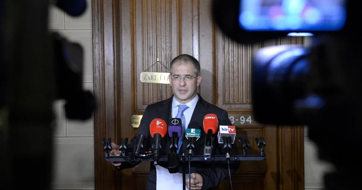 Átment egy ellenzéki kezdeményezés a Fideszen, meghallgatás lesz a csádi katonai misszió és a kínai rendőrök ügyében
