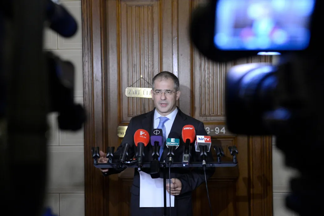 Átment egy ellenzéki kezdeményezés a Fideszen, meghallgatás lesz a csádi katonai misszió és a kínai rendőrök ügyében