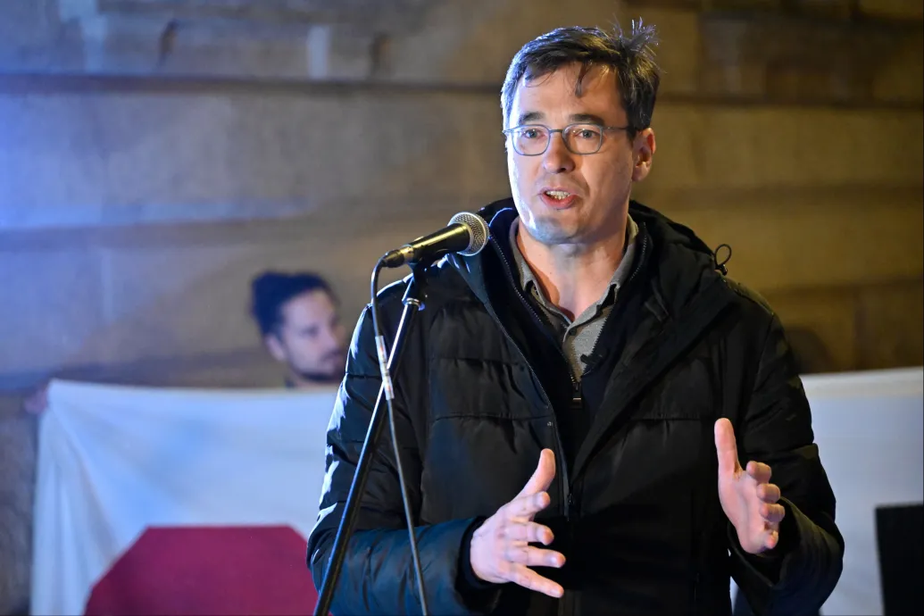 Karácsony Gergely ismertette a rákosrendezői beruházásról szóló lakógyűlés kérdéseit