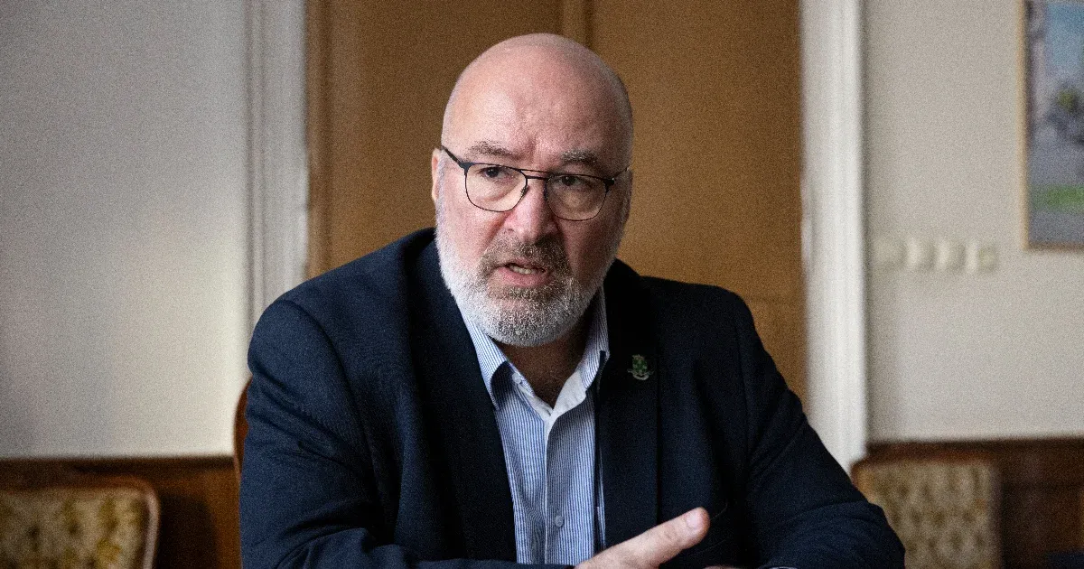 A DK, a Momentum, az LMP és a Párbeszéd is beállt Pikó András mögé Józsefvárosban