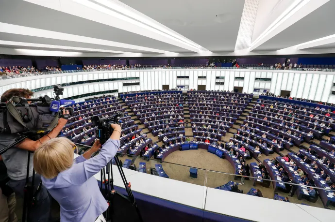 Külön képzést kapnak az EP-képviselők arról, hogyan ne zaklassák munkatársaikat