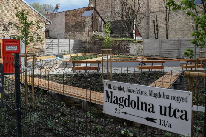 Az új park a Magdolna utcában – Fotó: Huszti István / Telex