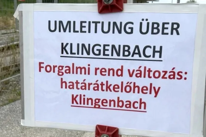 Ne Ágfalvánál keljenek át az ingázók, hirdeti a tábla a határon, mely Klingenbach felé terel – Fotó: Nagy Márta