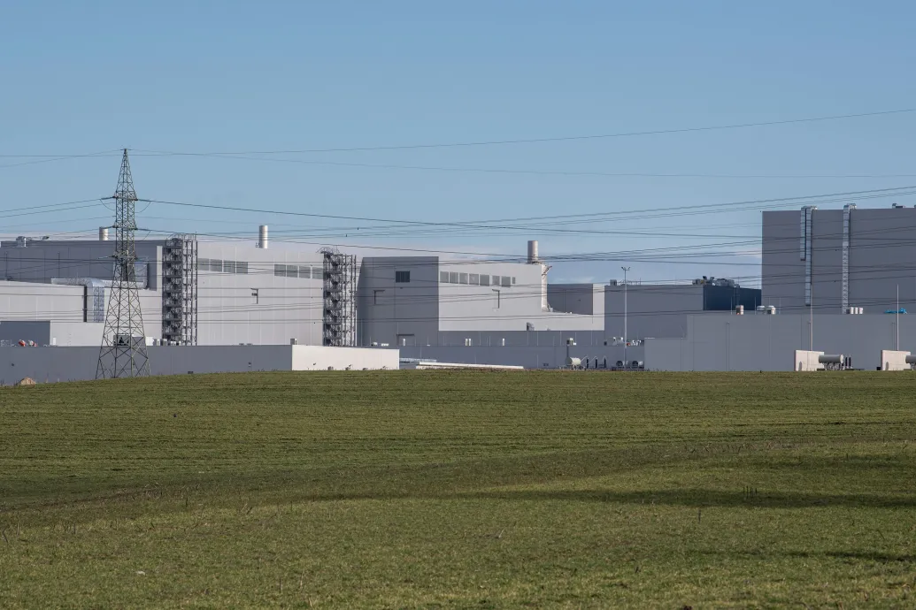 Greenpeace: Magzatkárosító hatású vegyszer juthatott Gödön a szabadba egy csőtöréssel