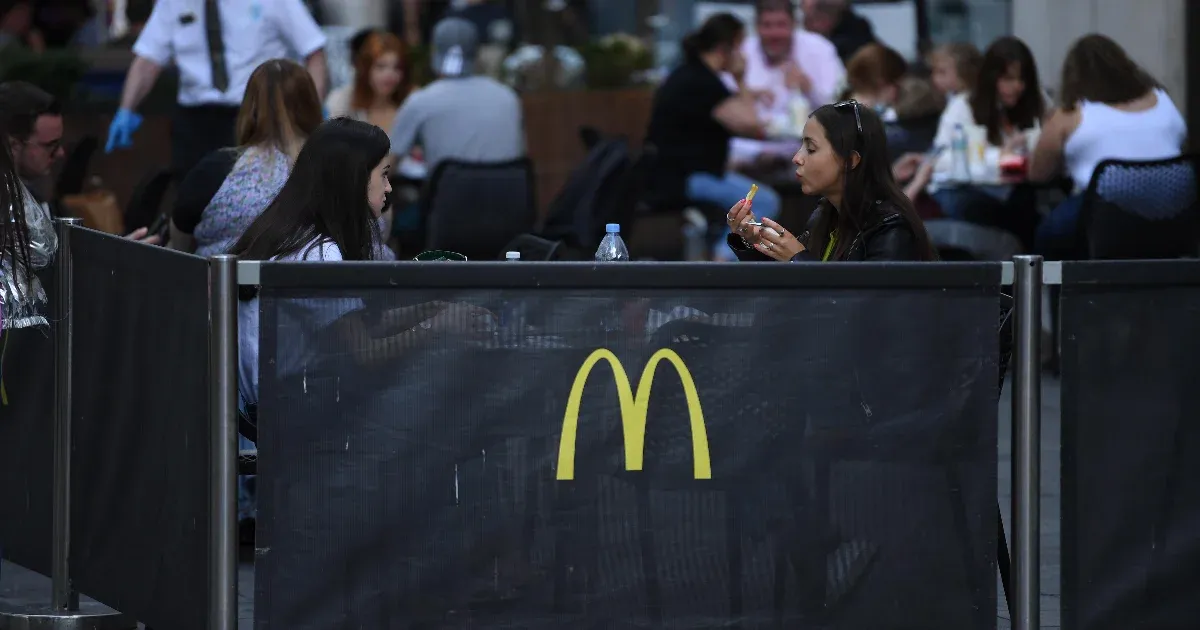 A közel-keleti országok bojkottálták a McDonald’sot, a cég visszavásárolja izraeli éttermeit