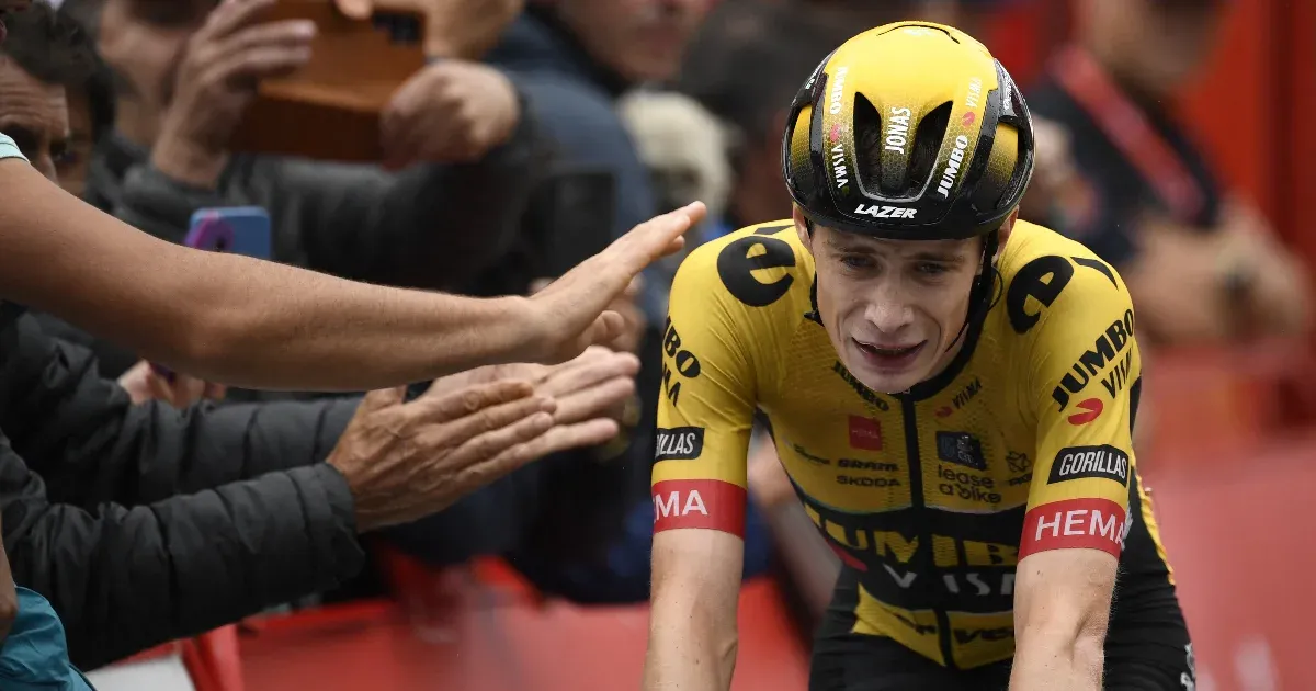 Zúzódott a tüdeje és légmellet kapott a Tour de France-győztes bringás, aki óriásit bukott a baszk körversenyen