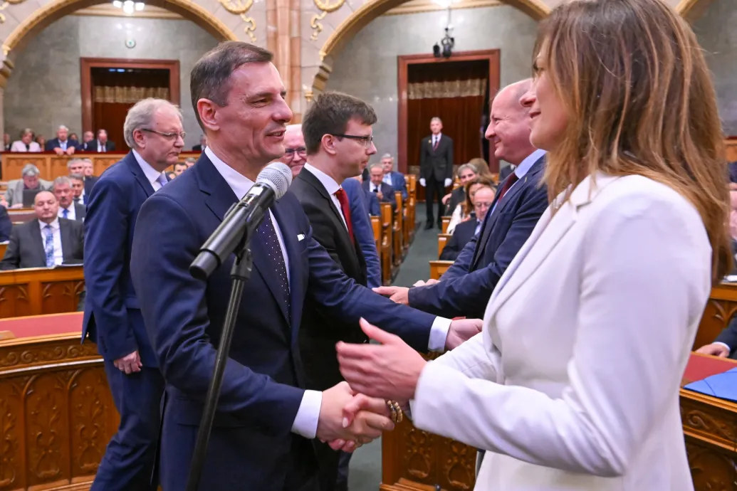 Nemcsak az igazságügyi miniszternek kellene hozzáférnie az ügyészségi határozatokhoz, hanem mindenkinek