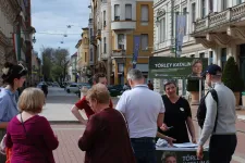 Olyan ez, mintha egy újabb hangszórót kaphatnék a kezembe – Szegeden kampányolt Törley Katalin