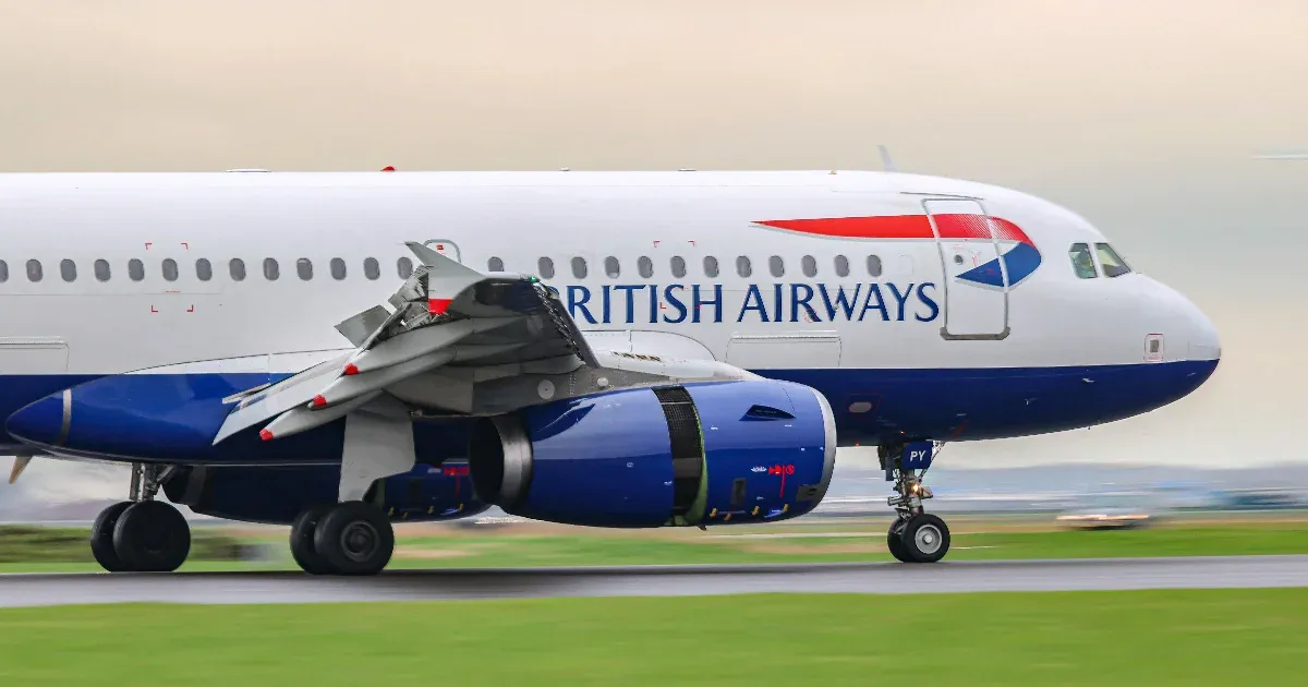 Egymásnak gurult két utasszállító a Heathrow repülőtéren