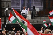 Magyar Péter a Guardiannak: Az én vízióm legyőzheti Orbán Viktort