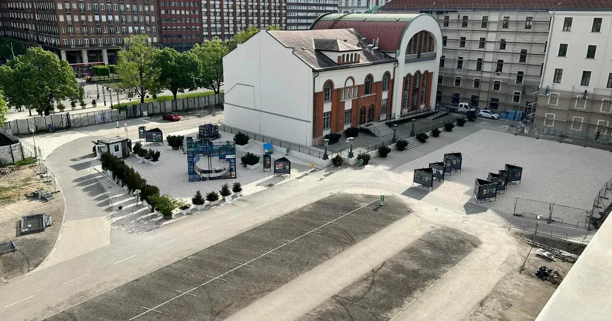 Elkezdődött a Városháza park bővítése, májustól már a budapestiek is birtokba vehetik az új pop-up parkot