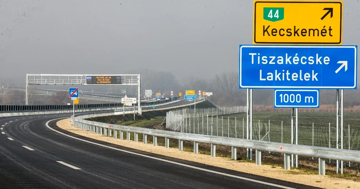 Május elejéig átadják az M44-es és az M6-os új szakaszát