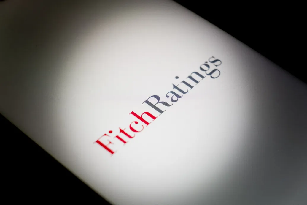 Negatívra módosította Kína adósbesorolását a Fitch