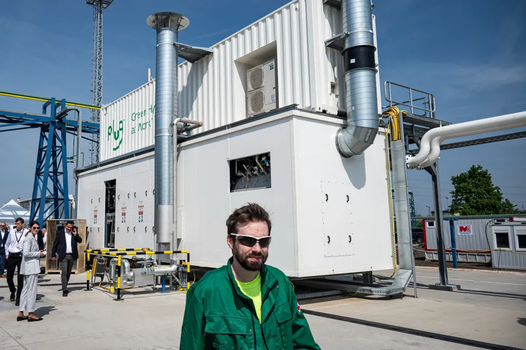 Százhalombattán épült fel a régió legnagyobb zöldhidrogénüzeme