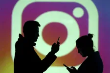 Cenzúrázza az Instagram a privátban küldött meztelen fotókat