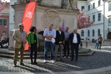 Feloszlatta magát Sopronban az MSZP, és keményen beolvasott a pártvezetésnek