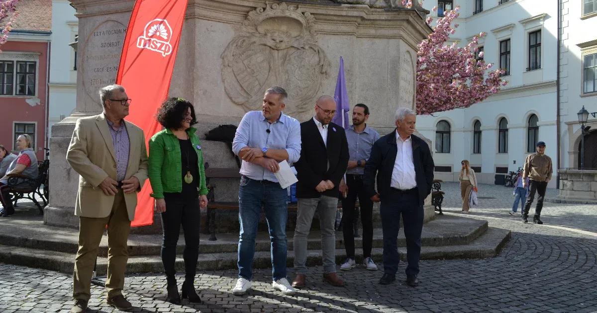 Feloszlatta magát Sopronban az MSZP, és keményen beolvasott a pártvezetésnek