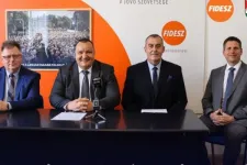 A KDNP-t zavarja, hogy egy volt MSZP-s lesz a Fidesz polgármesterjelöltje Dunaújvárosban