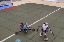Pihenjen meg egy percre, és nézze, ahogy a Google robotjai totyogva fociznak!
