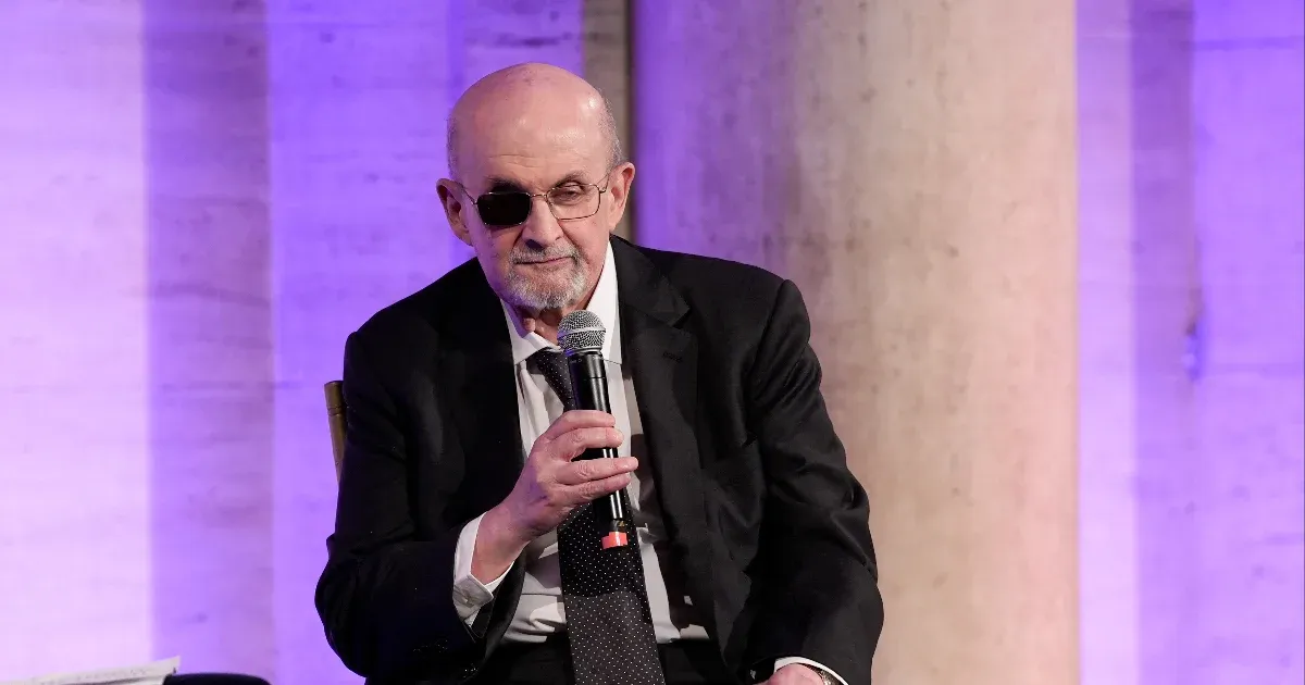 Salman Rushdie: A késelő volt az utolsó, akit a jobb szemem valaha látott