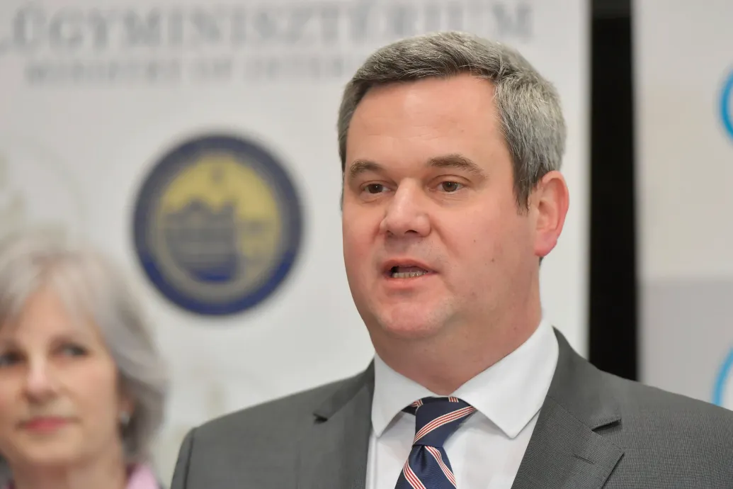 A patikai ügyeleteket is átszervezné a kormány, gyógyszerautomaták is jöhetnek