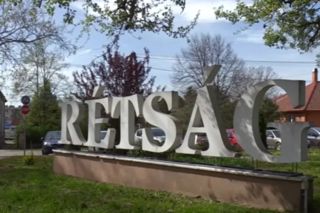 200 millió forinttal tartozik Lázár minisztériuma egy építési vállalkozónak