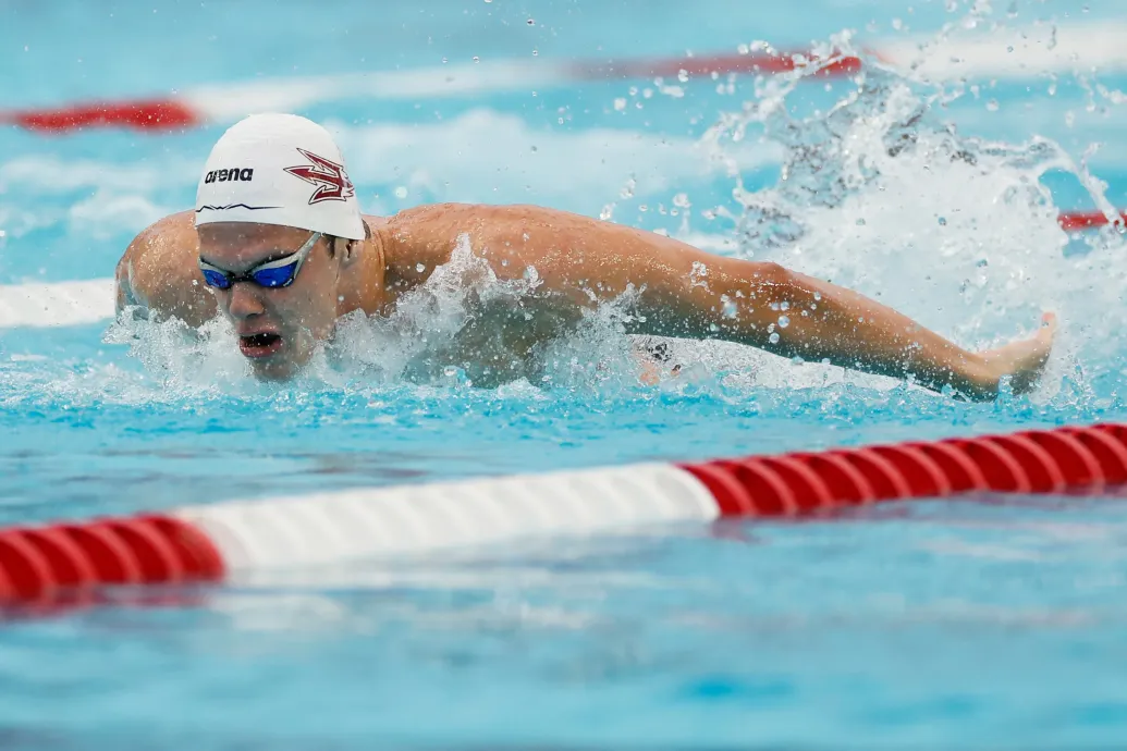 Kós Hubert a korábbi világcsúcstartóval holtversenyben nyert 100 pillangón San Antonióban