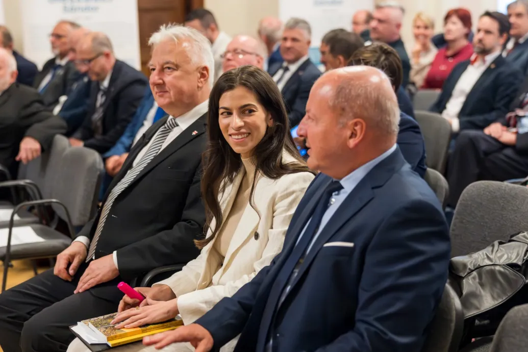 Változást Budapesten! című 7 pontos tervvel készült Szentkirályi a kampányra