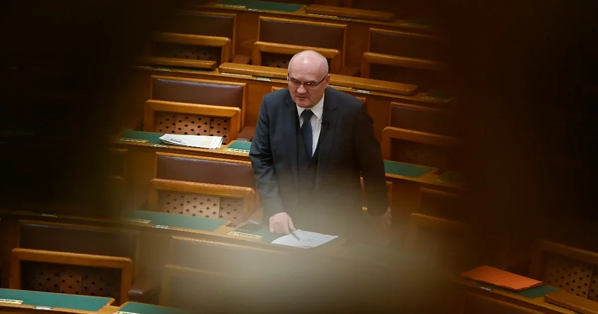 Hende Csaba nem gondolja, hogy megbántotta a családi pótlékosokat bibliai idézetével