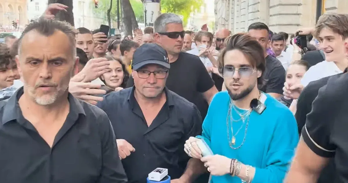 Ingyenpénzre ácsingózó tinik miatt alakultak ki tömegjelenetek a belvárosban
