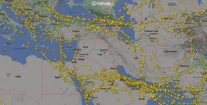 Közel-keleti légtérforgalom 2024. április 14-én – Fotó: Flightradar24.com / Reuters