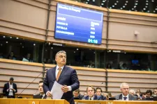 Orbán Viktor az Európai Parlamentben szólal fel a félbeszakított brüsszeli konferencia után