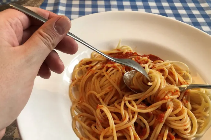 Meg lehet halni az ötnapos spagettitől