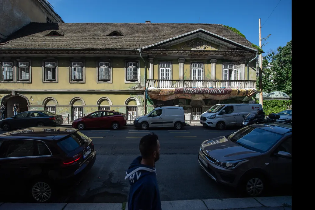 Törökök kelthetik fel Csipkerózsika-álmából a budai Király fürdőt