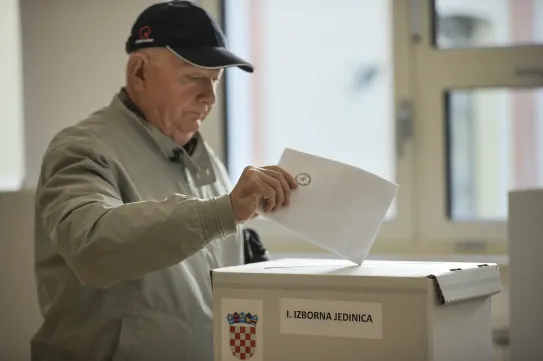 Az exit pollok szerint a jobbközép kormánypárt nyerte a választásokat Horvátországban