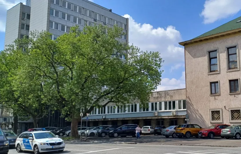 Korrupciós vádak miatt letöltendőt kértek a volt győri rendőrkapitányra