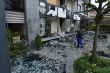 Kilencen meghaltak, köztük három gyerek, amikor két orosz légicsapás érte <em>Ukrajna</em> középső részét