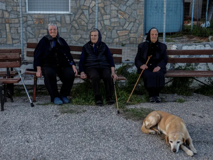 „Manapság csak temetéseken gyűlünk össze, ritka a keresztelő” – végérvényes elnéptelenedéshez közelítenek a görög falvak
