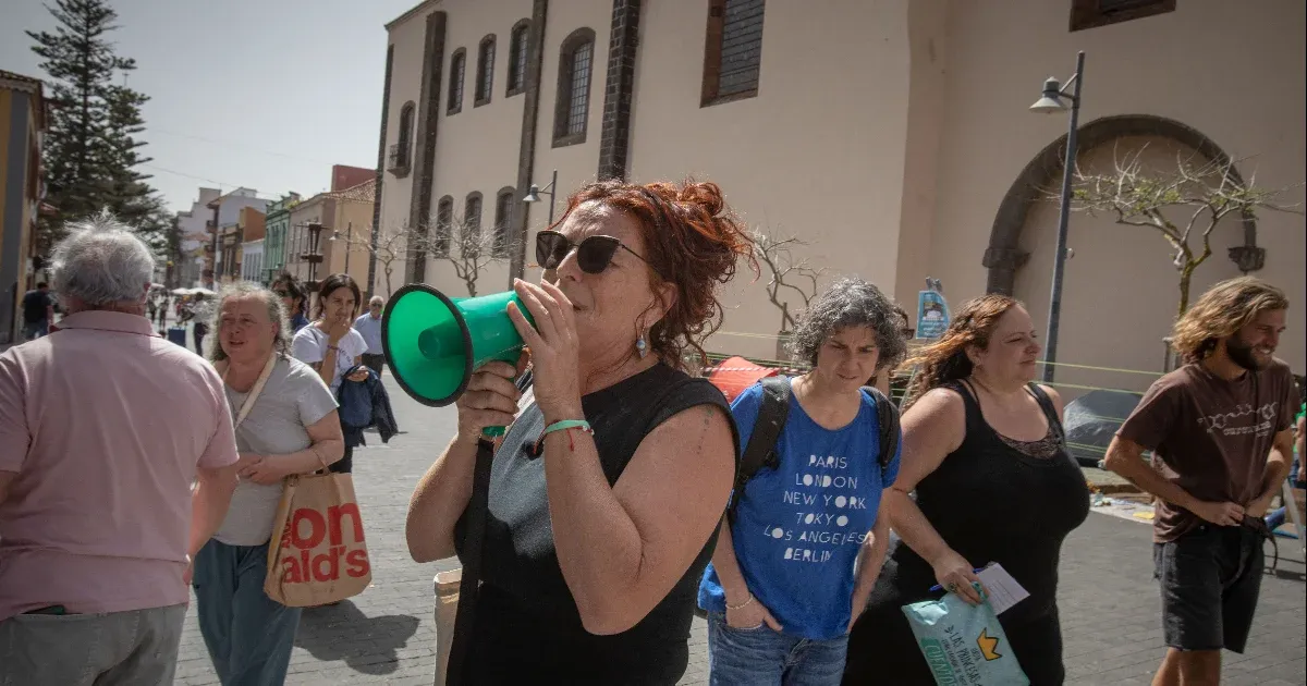 Ezrek tiltakoznak a Kanári-szigetekre érkező turistaáradat ellen