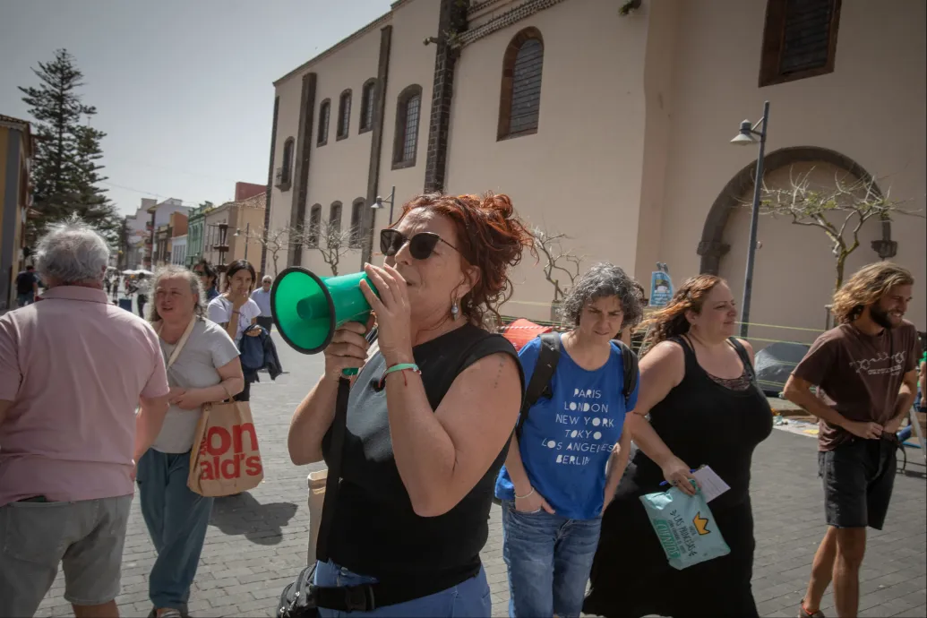 Ezrek tiltakoznak a Kanári-szigetekre érkező turistaáradat ellen