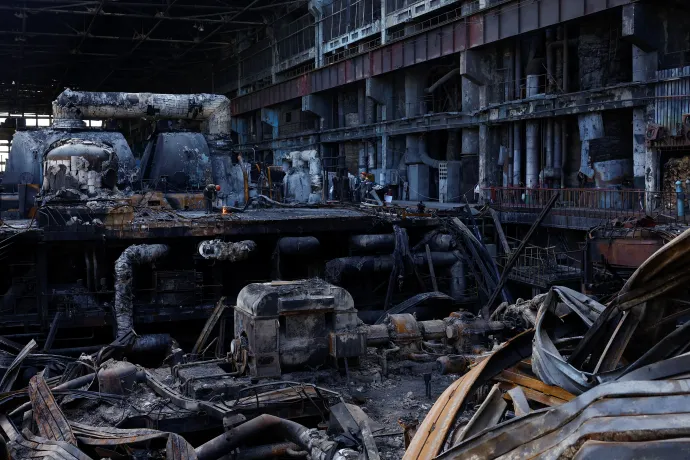 Az egyik meg nem nevezett helyen lévő kiégett ukrán hőerőmű 2024. április 12-én – Fotó: Valentyn Ogirenko / Reuter