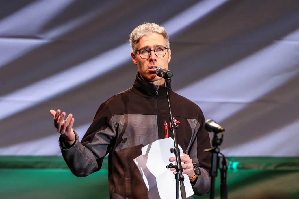 A Corvinusról kirúgott Ádám Zoltán egyéni képviselőként indul Újlipótvárosban