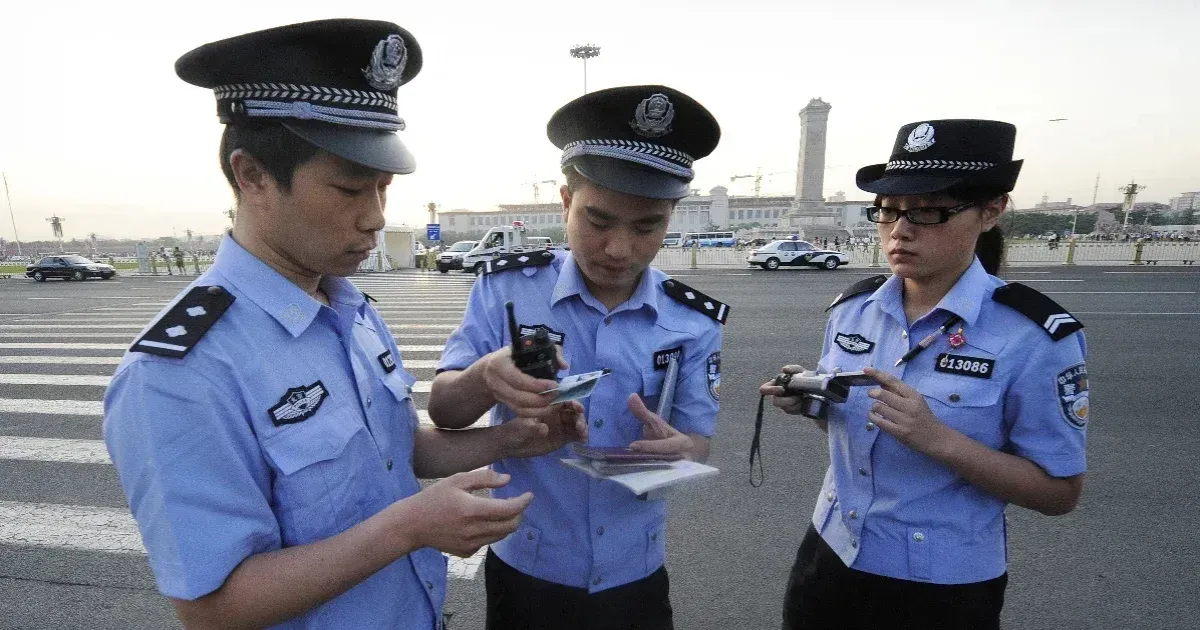 What do we know about the Chinese police officers who may soon be patrolling in Hungary?