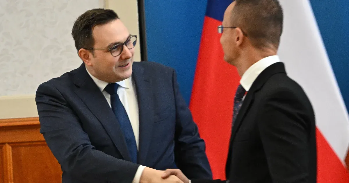 „A magyar kormányt nem nevezném a cseh kormány szövetségesének” – mondta a cseh külügyminiszter, miután Szijjártóval tárgyalt